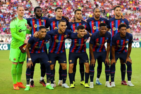 Barcelona hay còn gọi tắt theo cách gọi thân thuộc là Barca