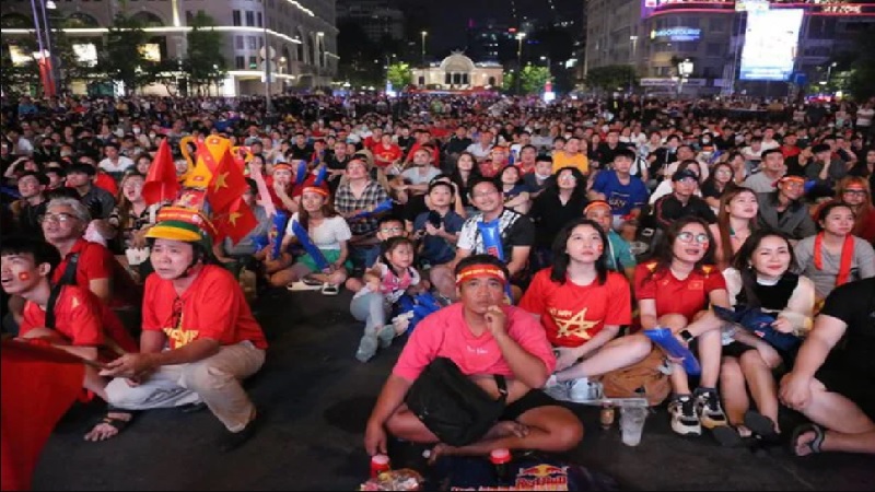 Người hâm mộ Việt Nam tiếc nuối trước trận hòa Singapore